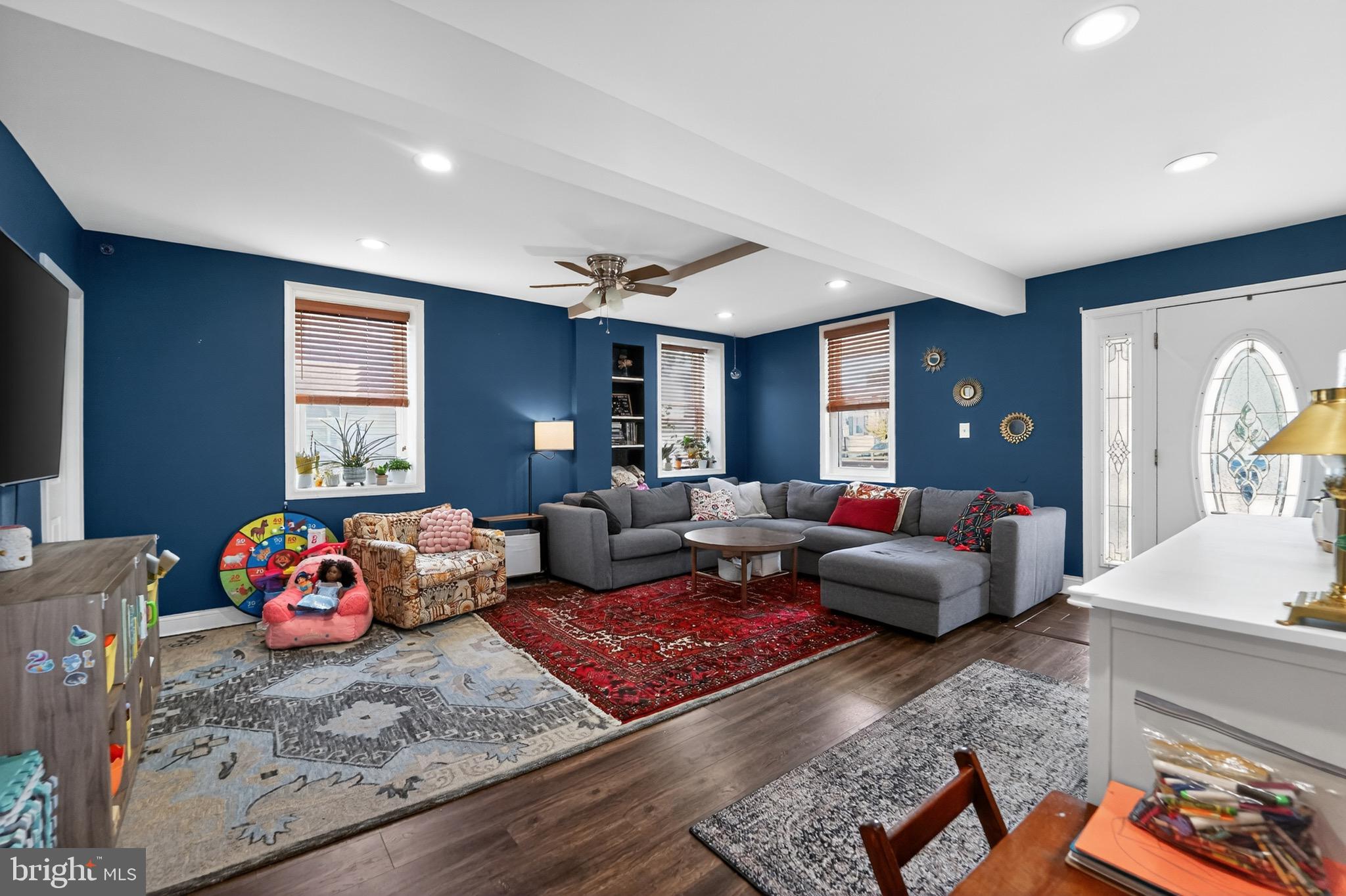 GRAY MANOR - Residential