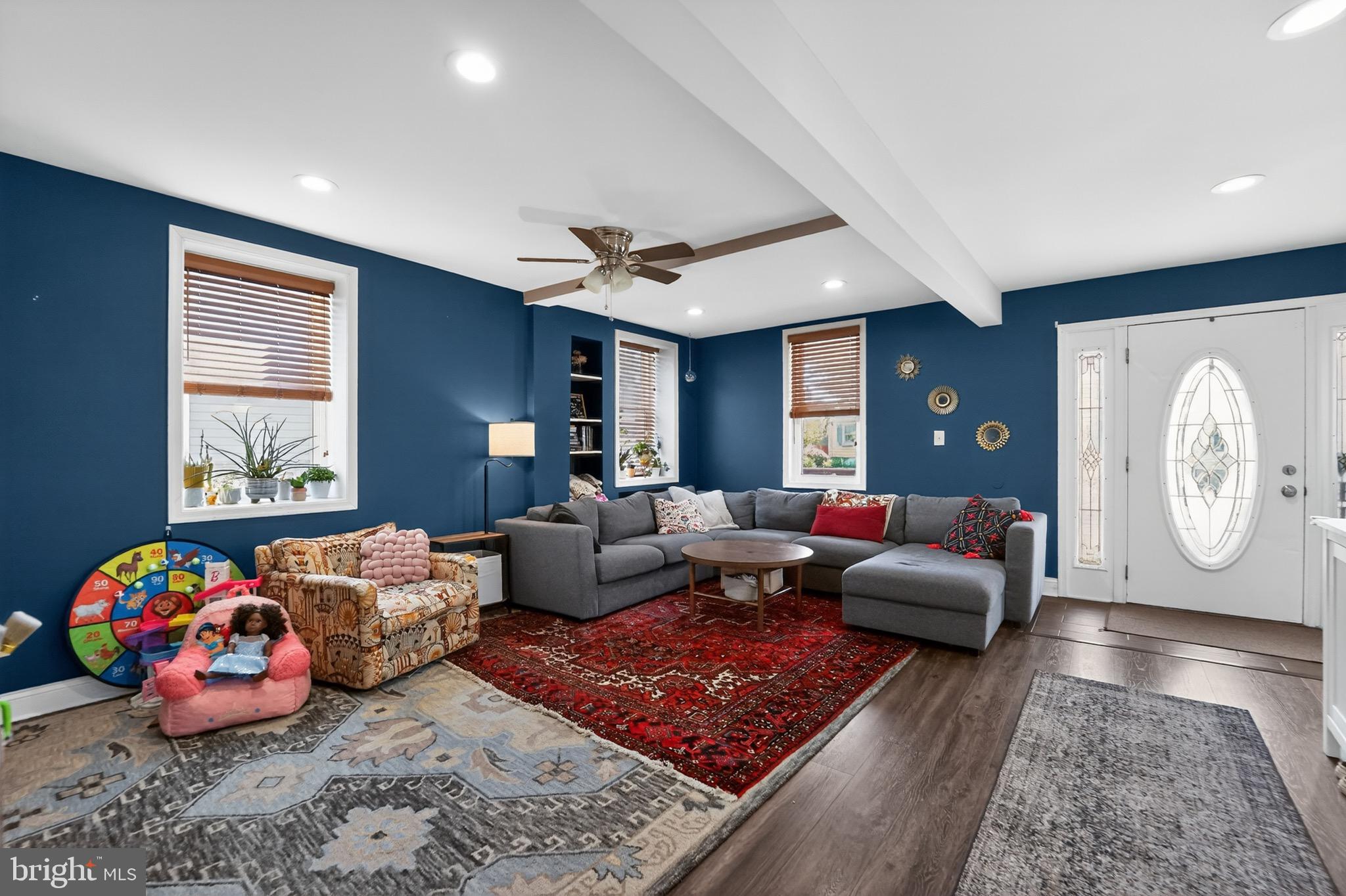 GRAY MANOR - Residential