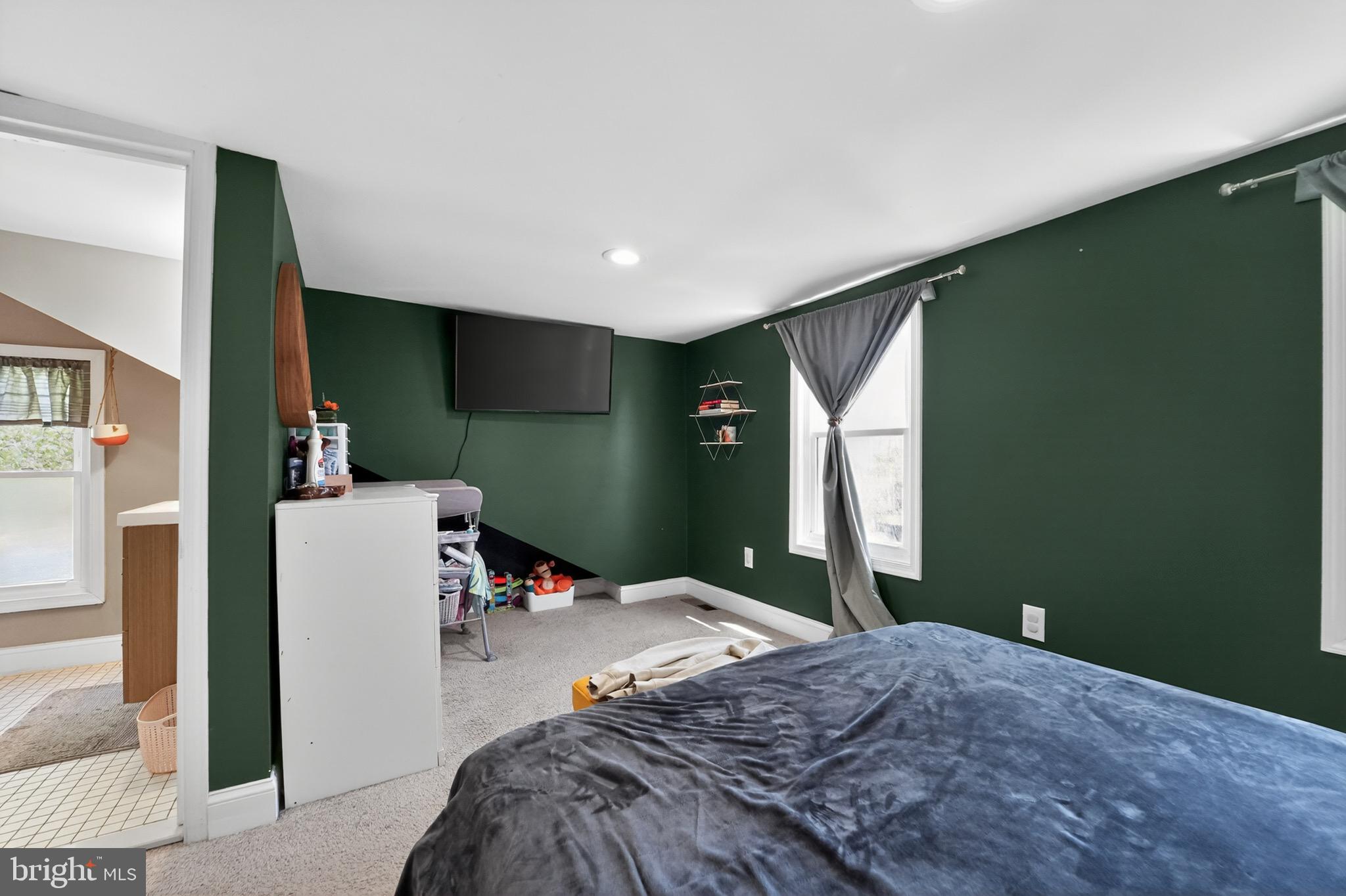 GRAY MANOR - Residential