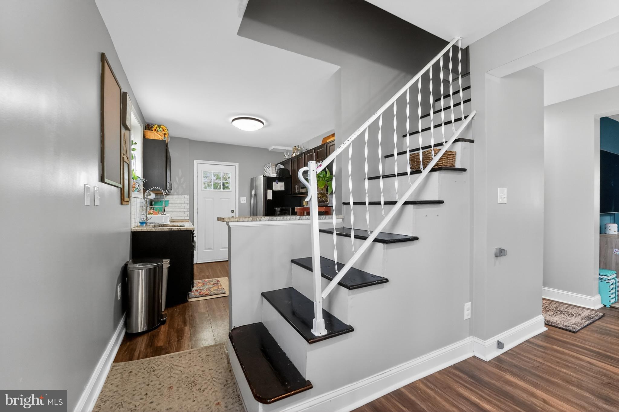 GRAY MANOR - Residential