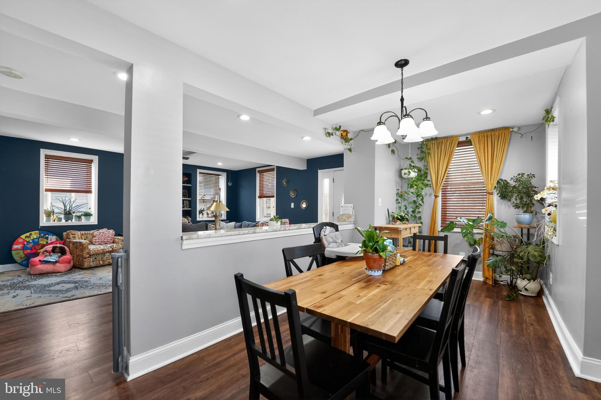 GRAY MANOR - Residential
