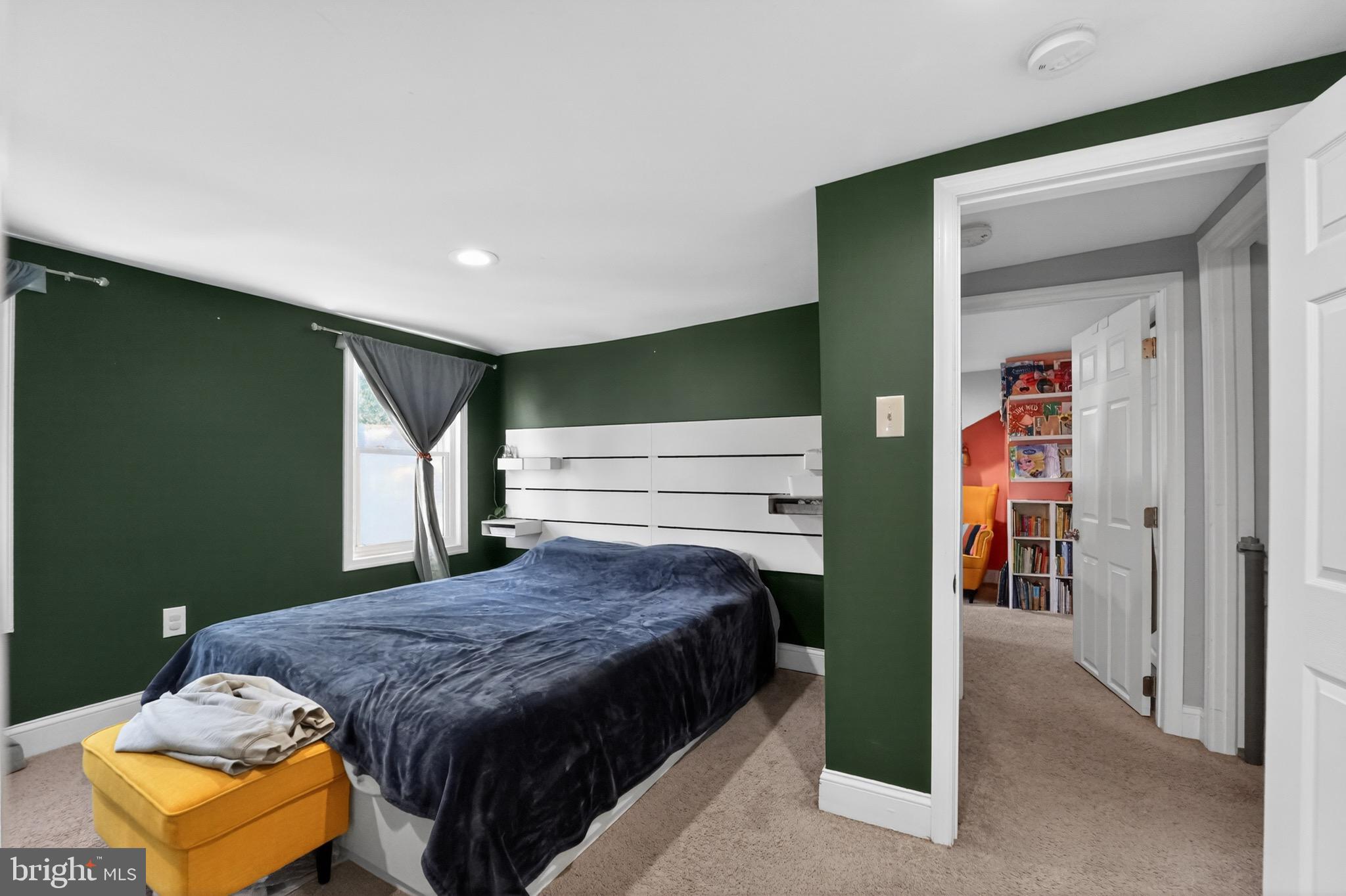 GRAY MANOR - Residential