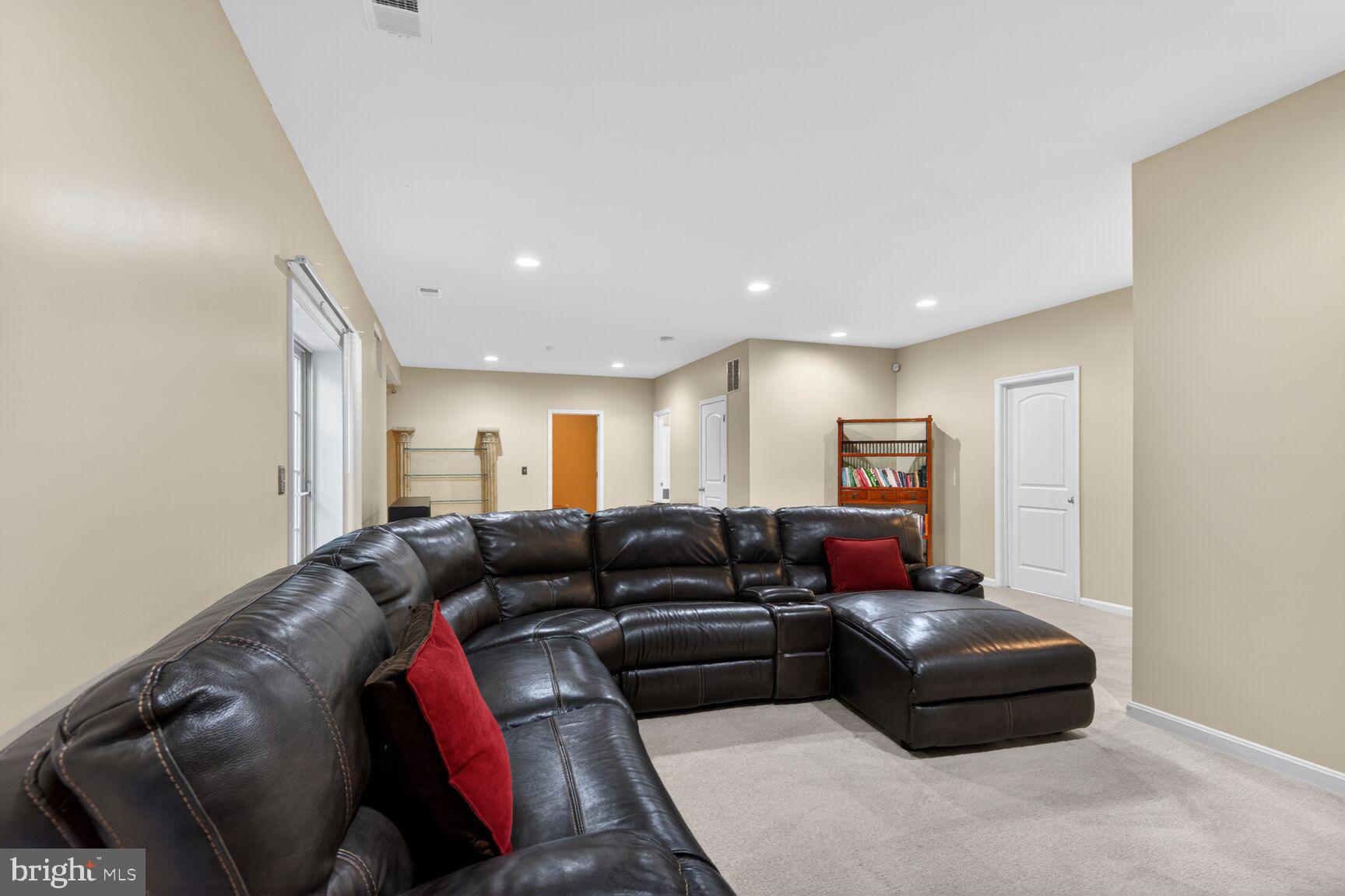 COTTAGE FARMS - Residential