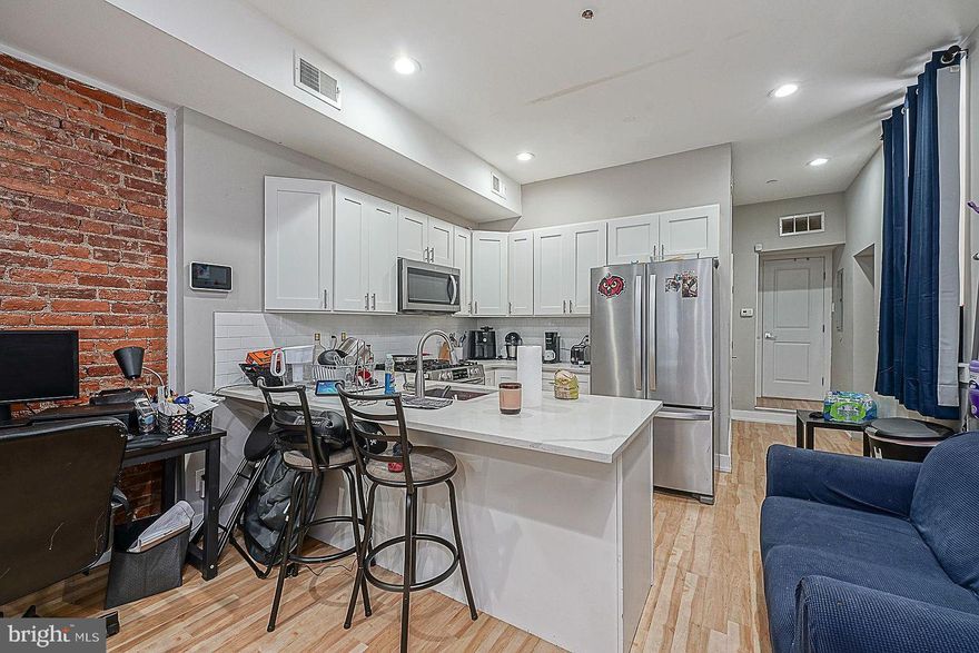 Discover modern living in this 1-bedroom, 1-bathroom unit at 2826 Master Street! Featuring sleek finishes, an open-concept layout, and ample natural light, this space is perfect for comfortable city living. Enjoy a stylish kitchen with stainless steel appliances, in-unit laundry for convenience, and a well-appointed bathroom. Located in a vibrant neighborhood with easy access to dining, shopping, and public transportation. Don’t miss out—schedule a tour today!