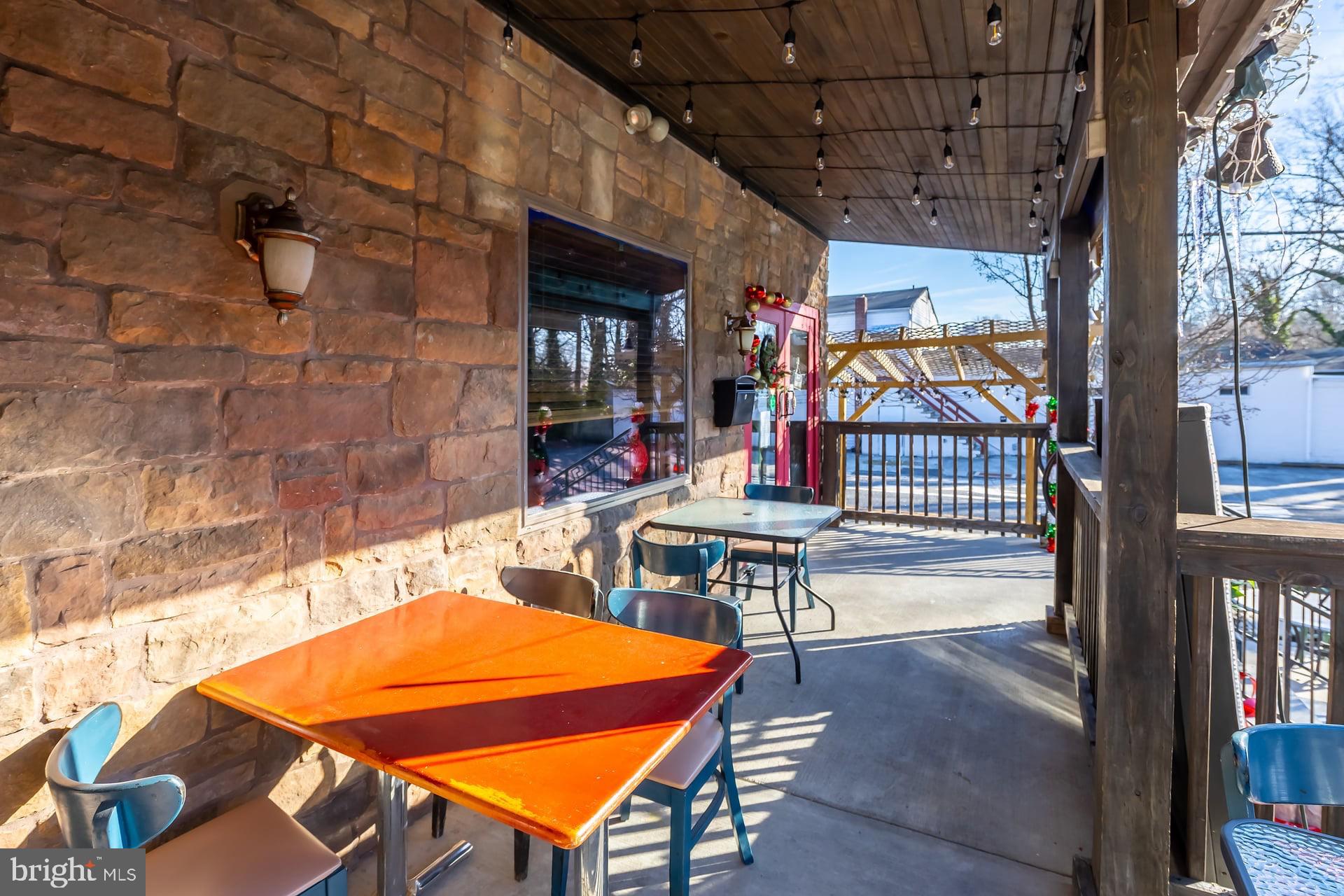 4 N WHITE HORSE PIKE N