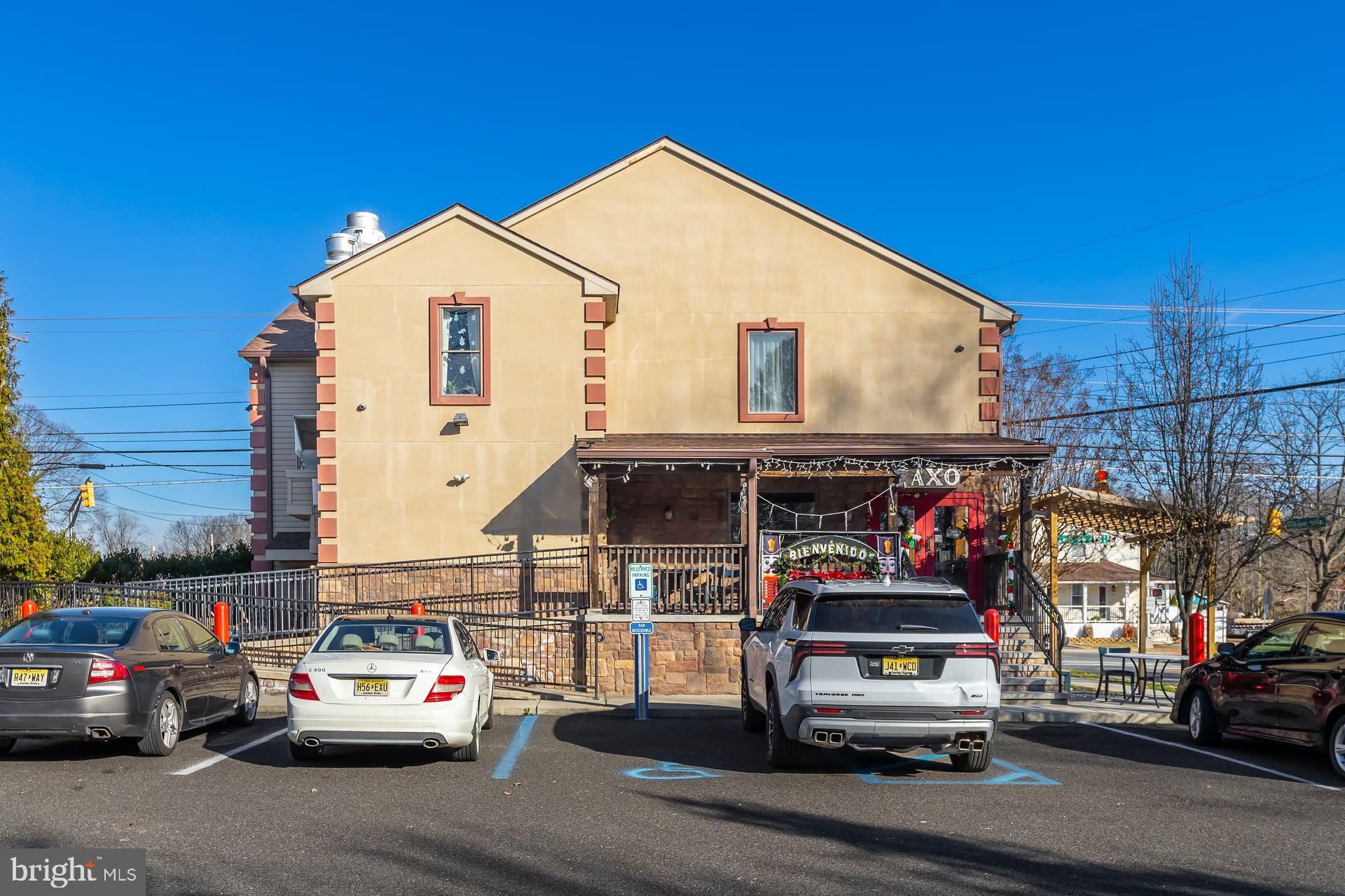 4 N WHITE HORSE PIKE N