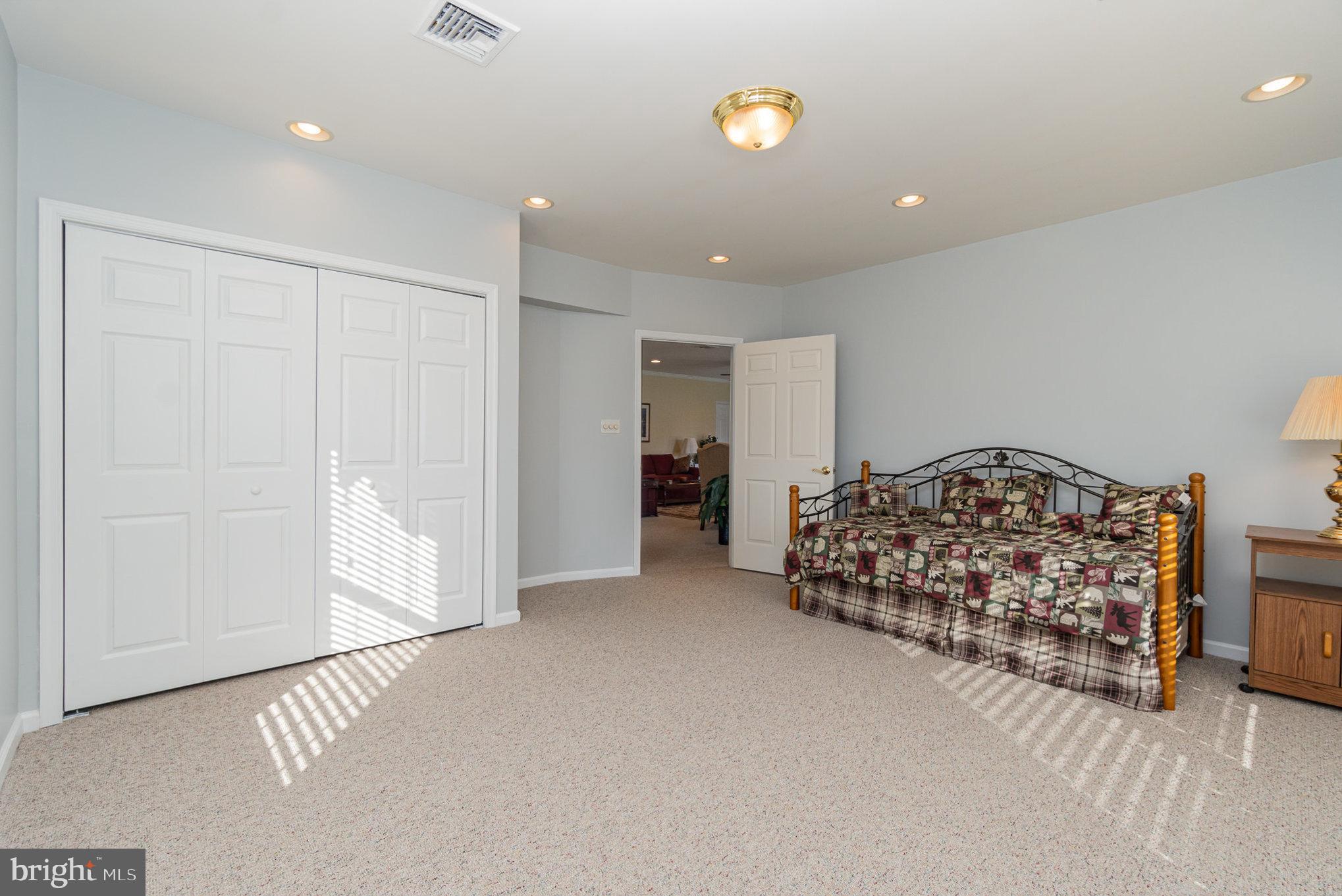 WITNEY RIDGE - Residential