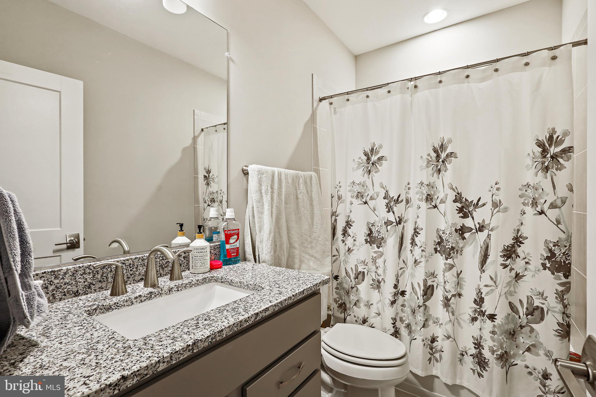 WAYNEWOOD - Residential Lease