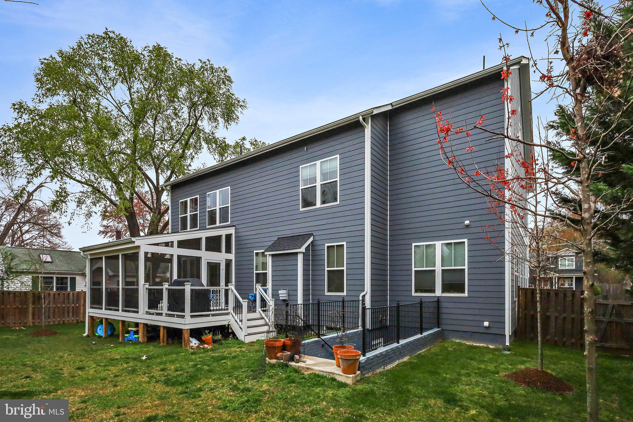 WAYNEWOOD - Residential Lease