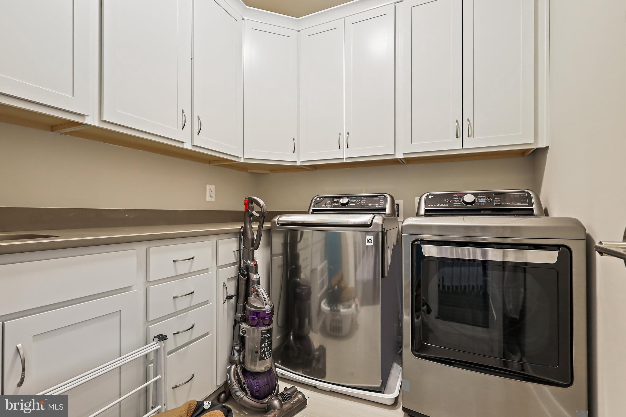 WAYNEWOOD - Residential Lease