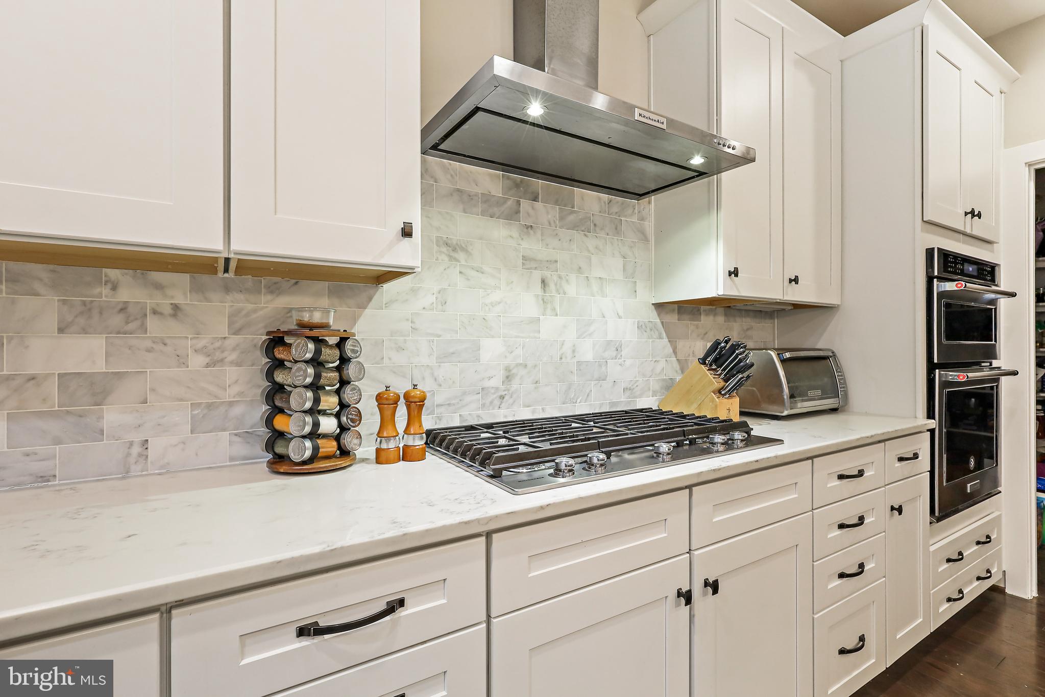 WAYNEWOOD - Residential Lease