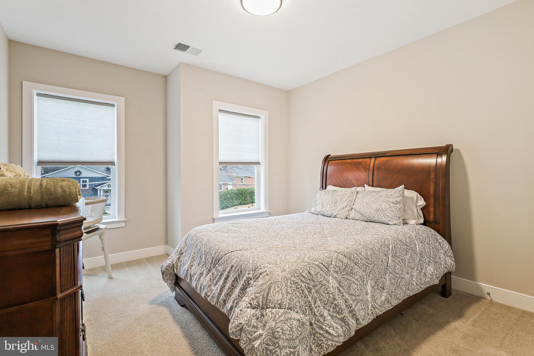 WAYNEWOOD - Residential Lease