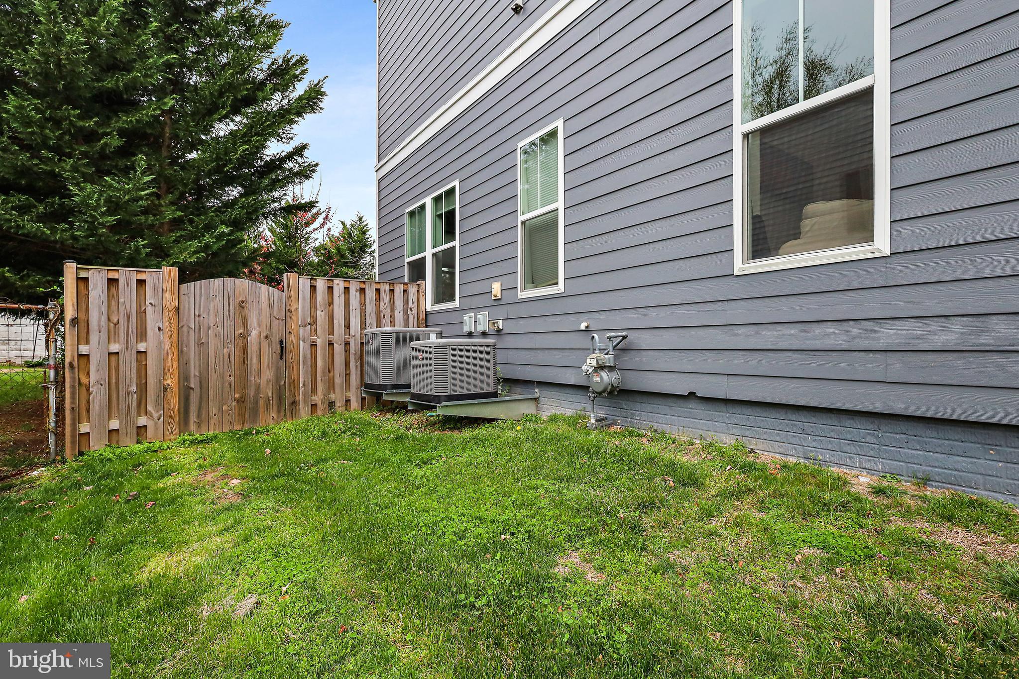 WAYNEWOOD - Residential Lease