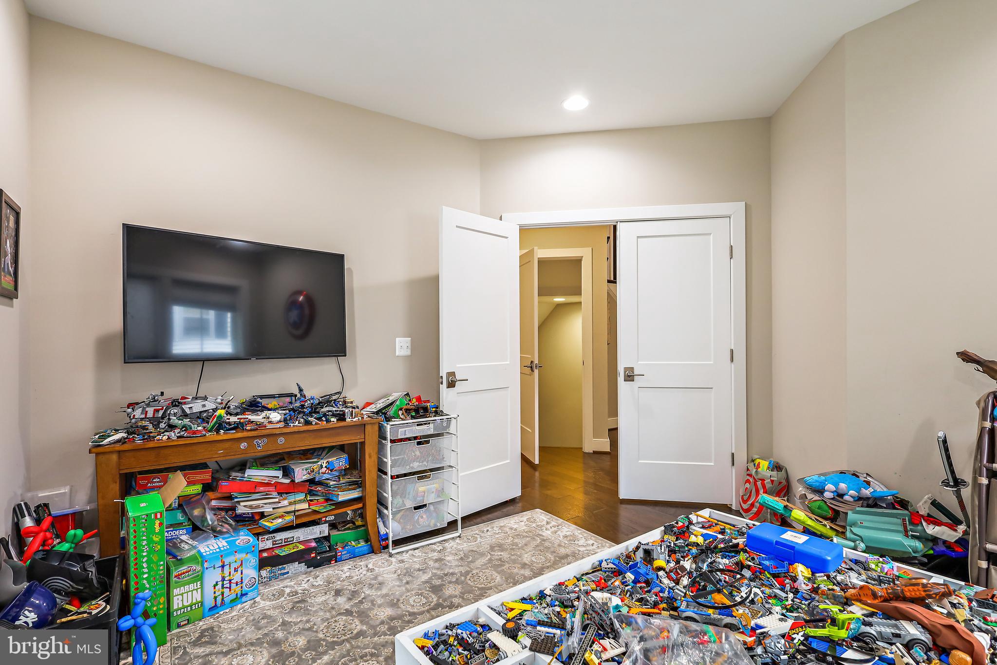 WAYNEWOOD - Residential Lease