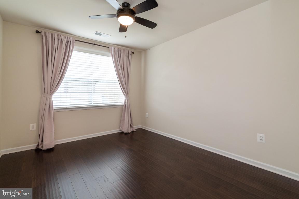 DOMINION VALLEY - Residential Lease