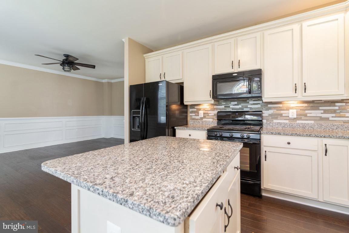 DOMINION VALLEY - Residential Lease