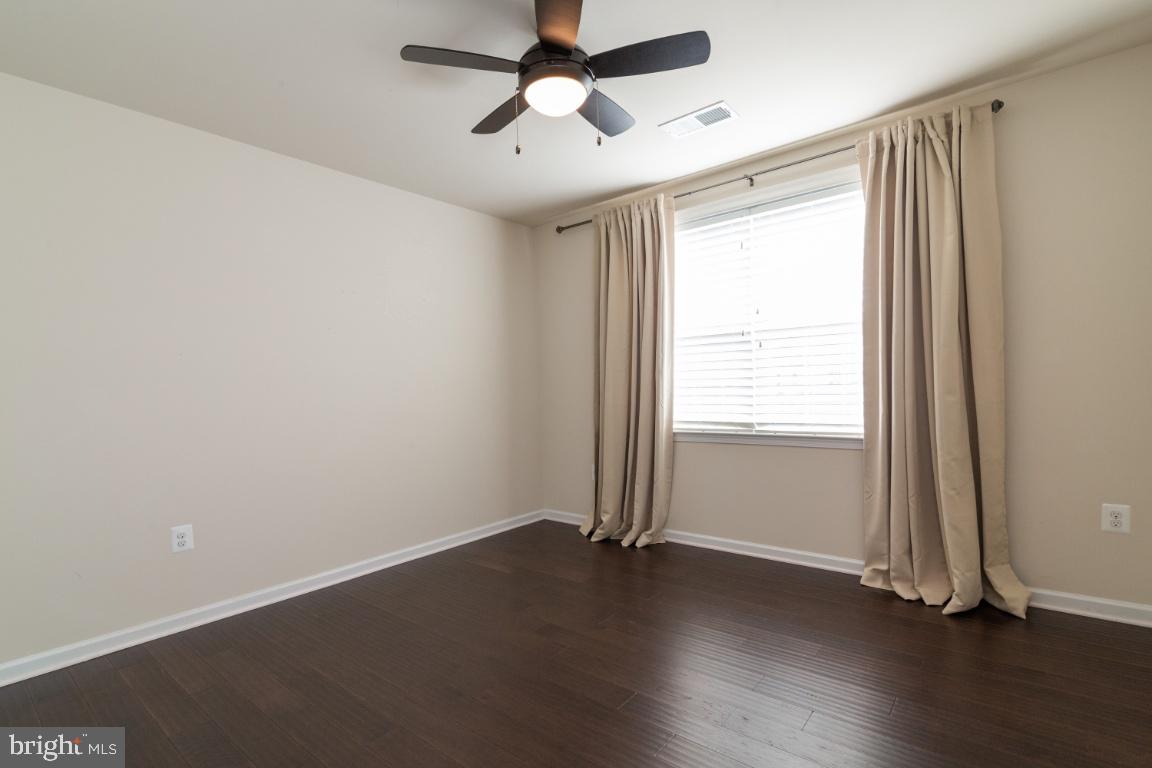 DOMINION VALLEY - Residential Lease