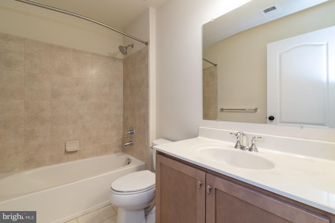 DOMINION VALLEY - Residential Lease