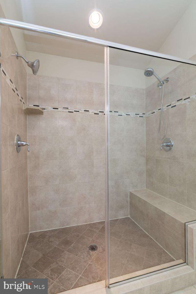 DOMINION VALLEY - Residential Lease