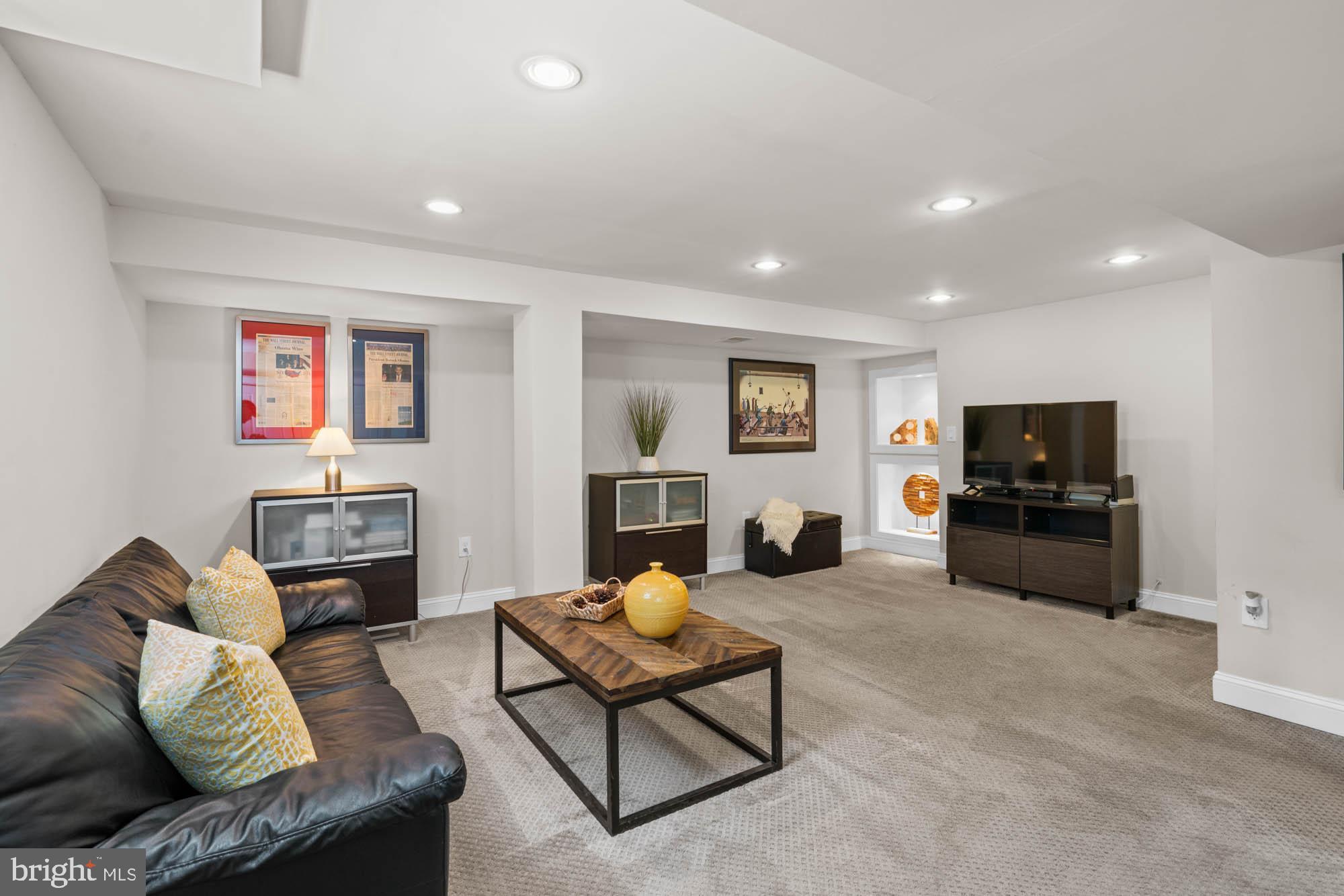 KENSINGTON - Residential