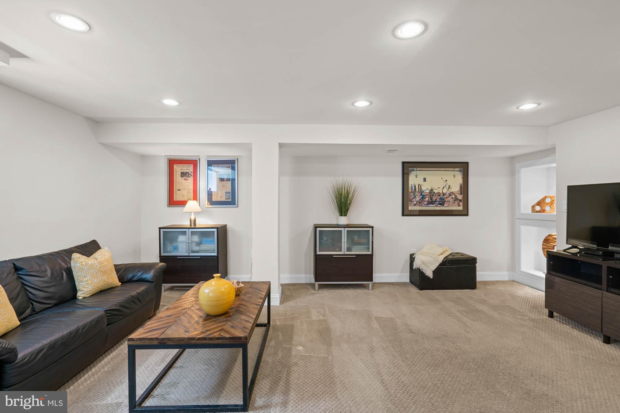 KENSINGTON - Residential