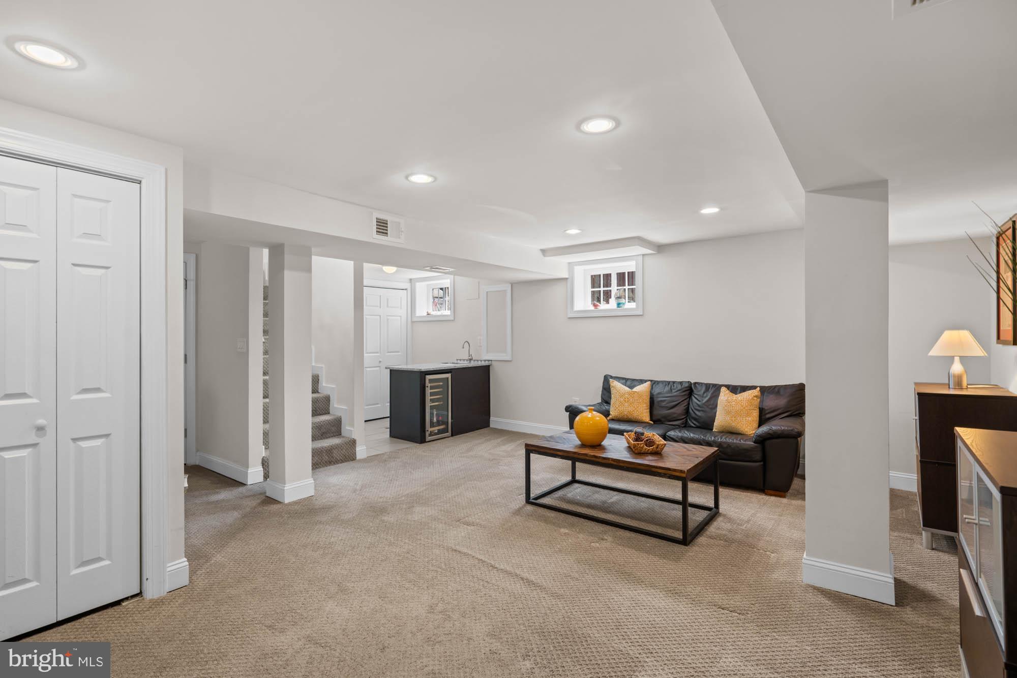 KENSINGTON - Residential