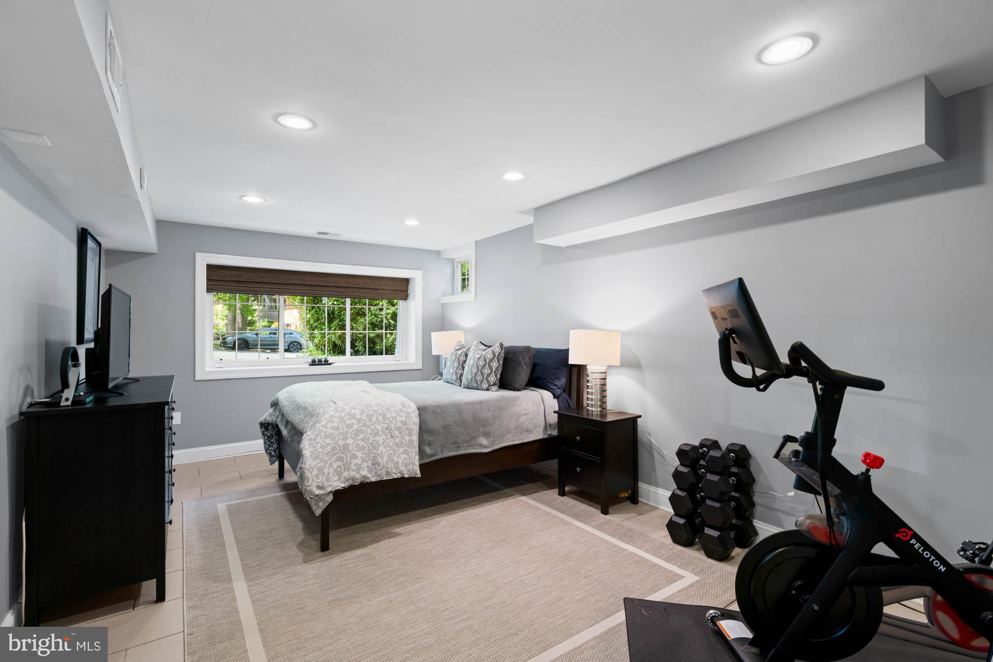 KENSINGTON - Residential