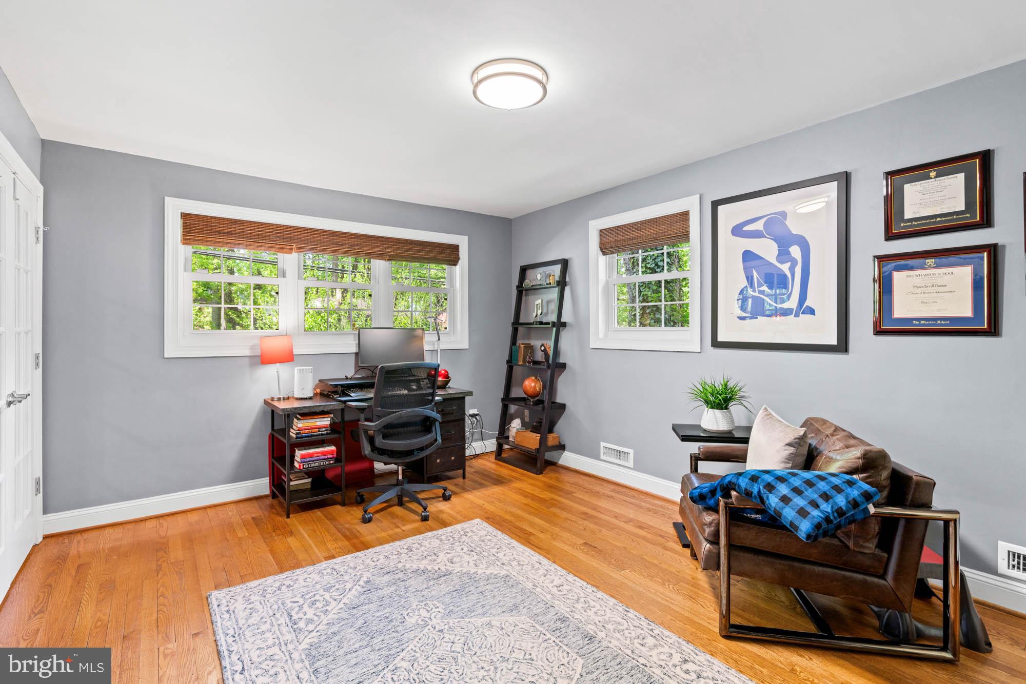 KENSINGTON - Residential