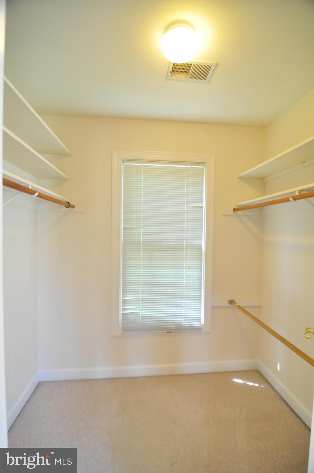 LORTON TOWN CNTR LANDBAY - Residential