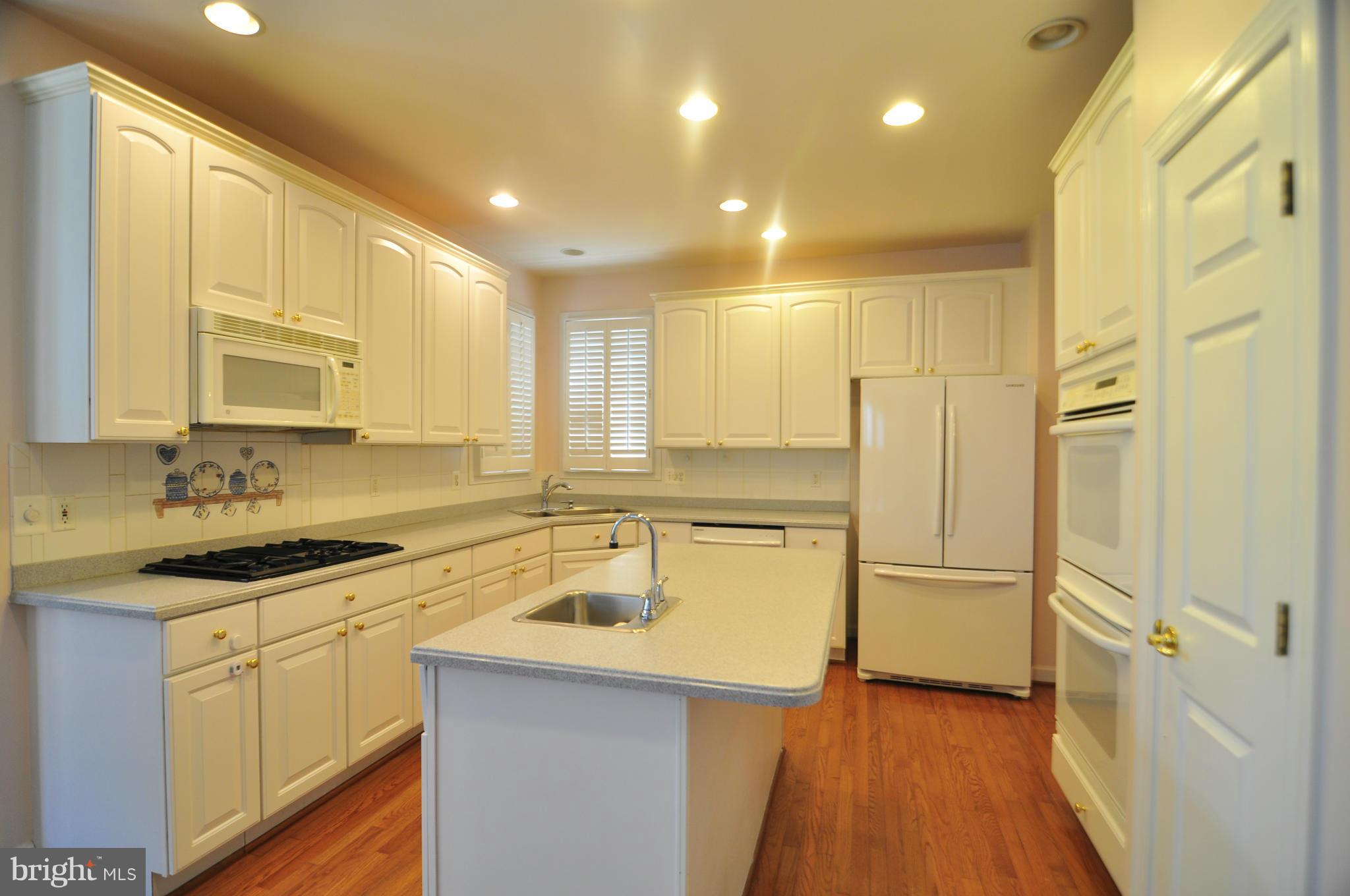 LORTON TOWN CNTR LANDBAY - Residential