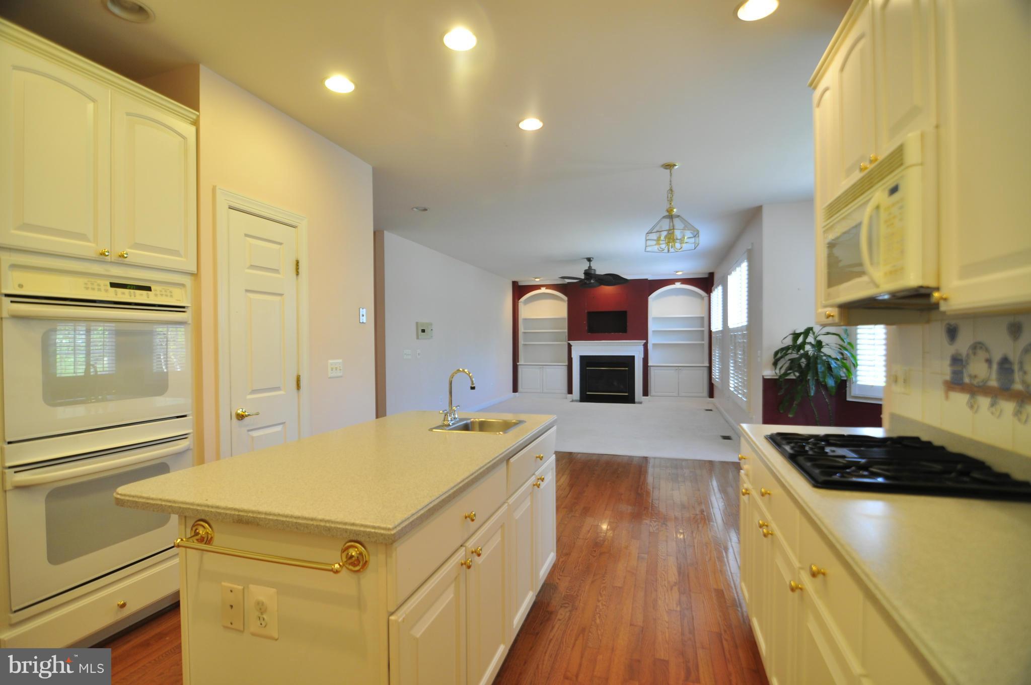 LORTON TOWN CNTR LANDBAY - Residential