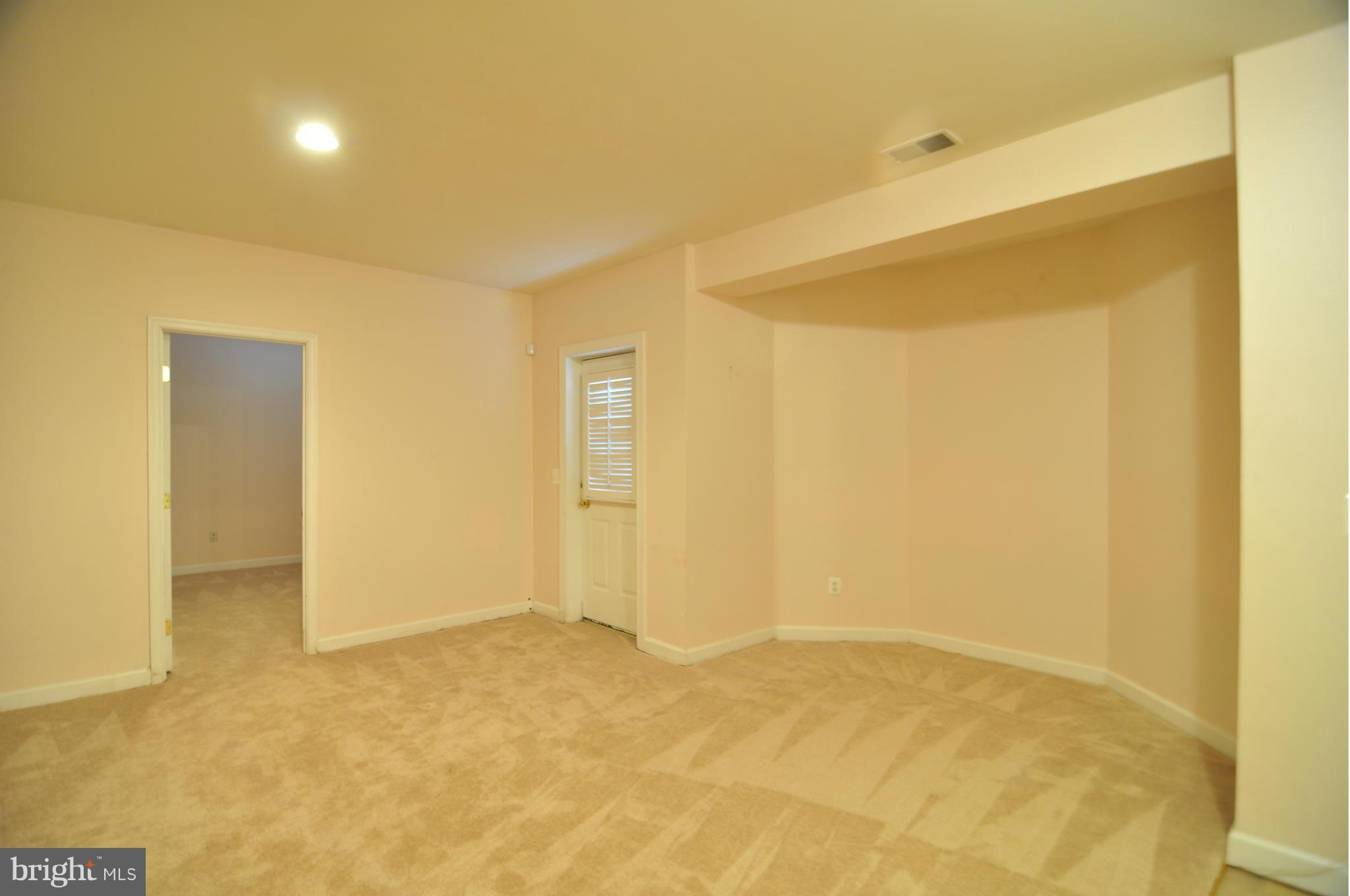 LORTON TOWN CNTR LANDBAY - Residential