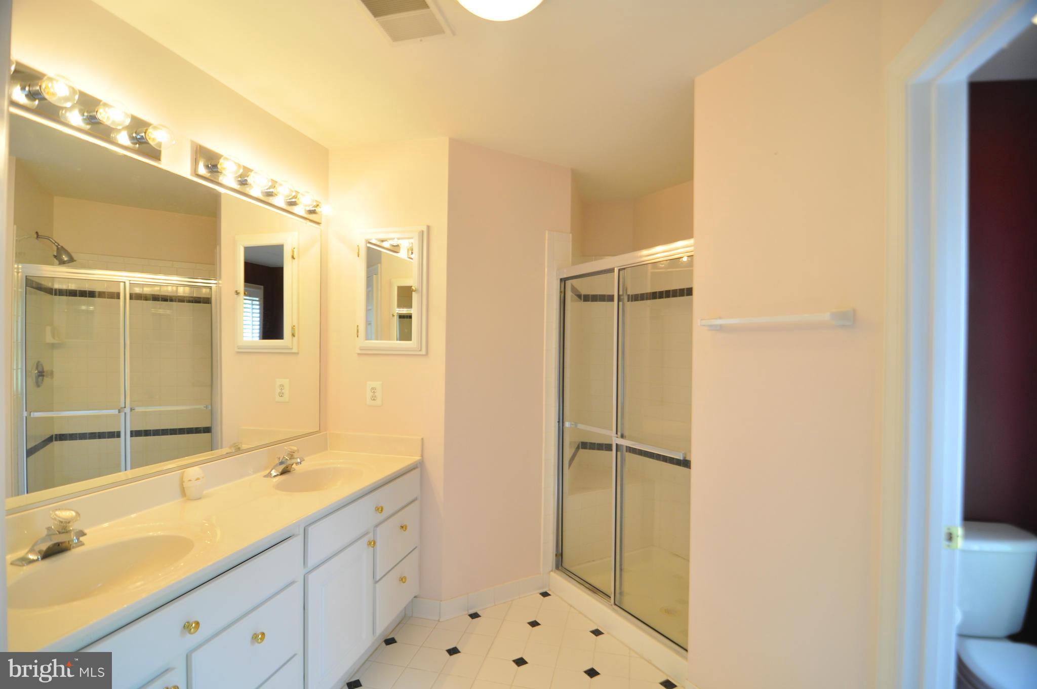 LORTON TOWN CNTR LANDBAY - Residential