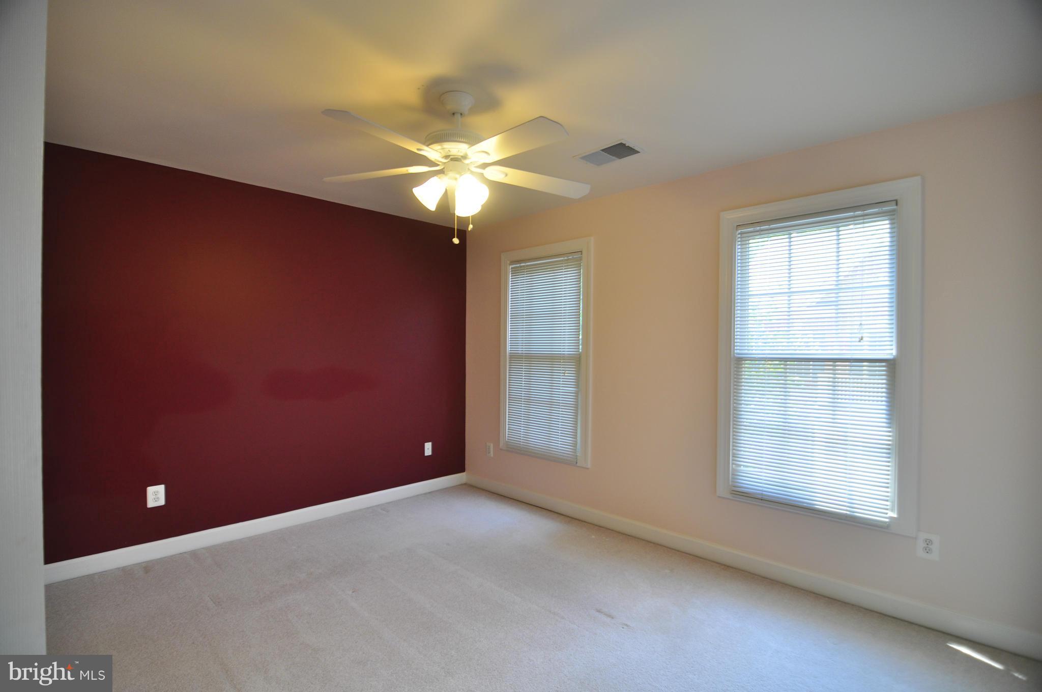 LORTON TOWN CNTR LANDBAY - Residential