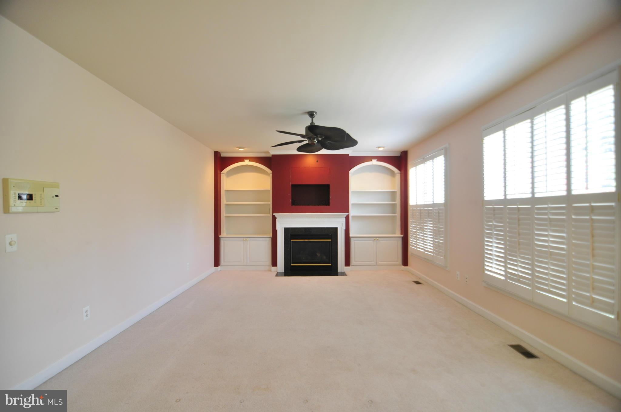 LORTON TOWN CNTR LANDBAY - Residential