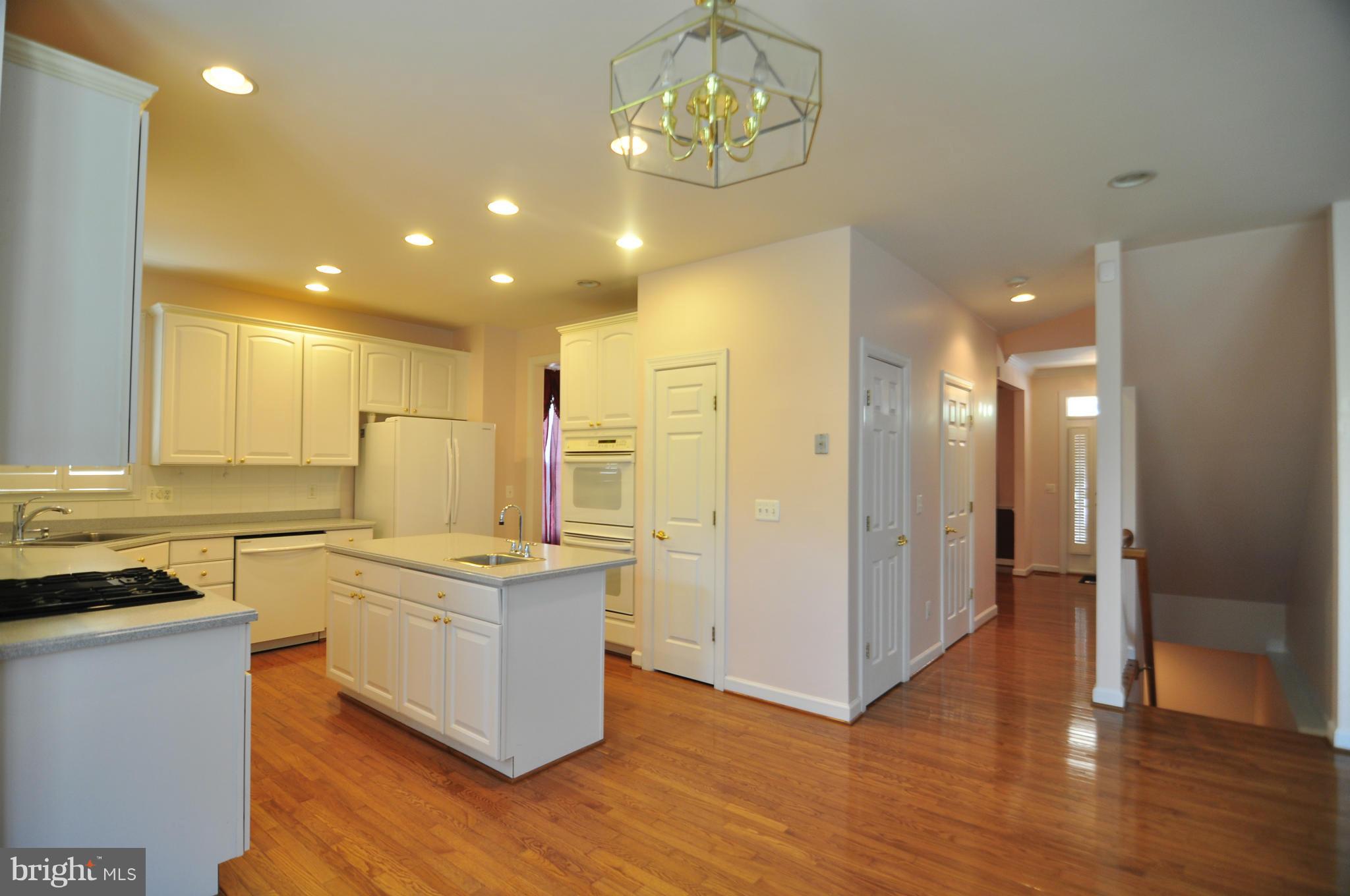 LORTON TOWN CNTR LANDBAY - Residential