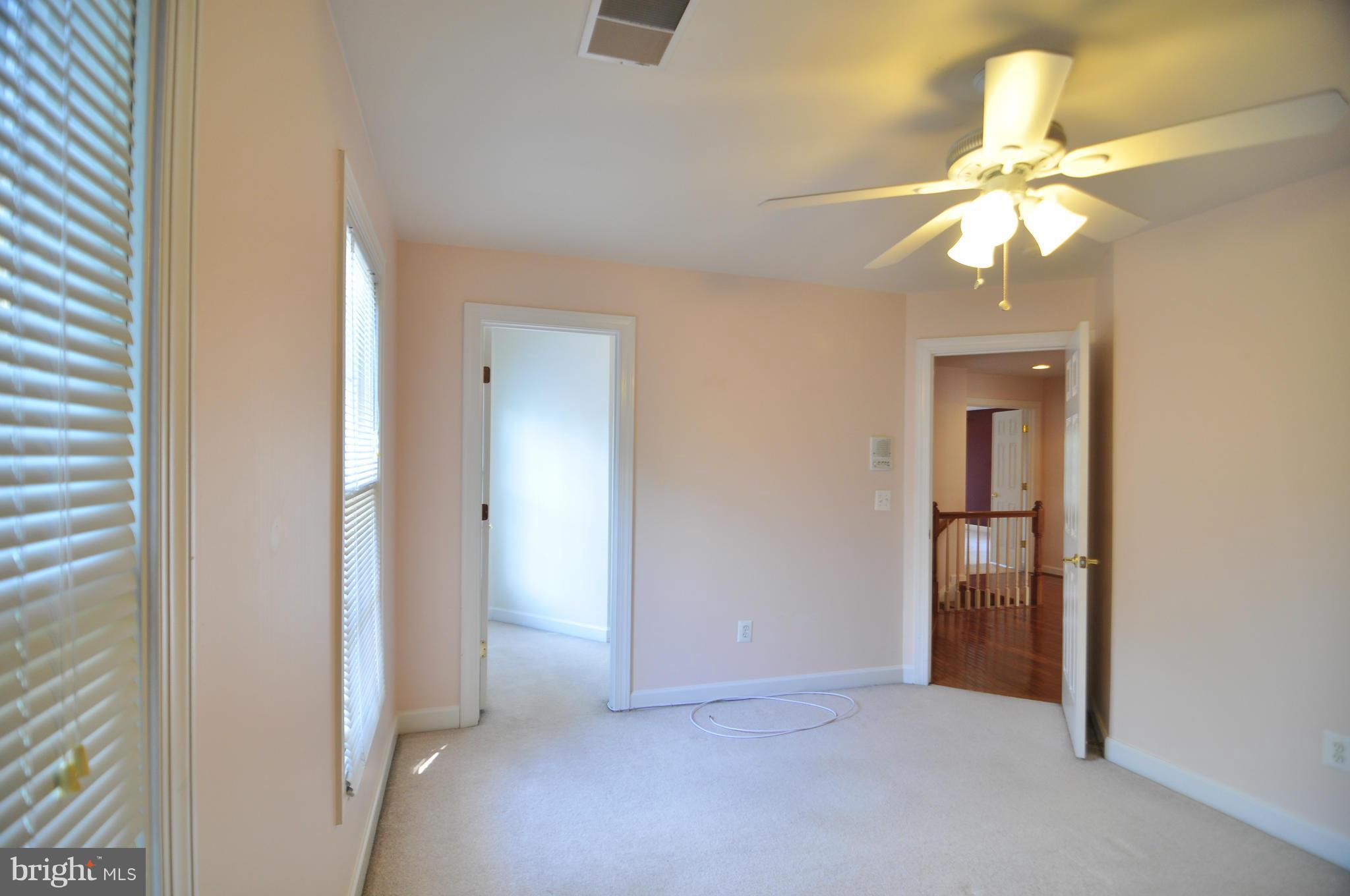 LORTON TOWN CNTR LANDBAY - Residential