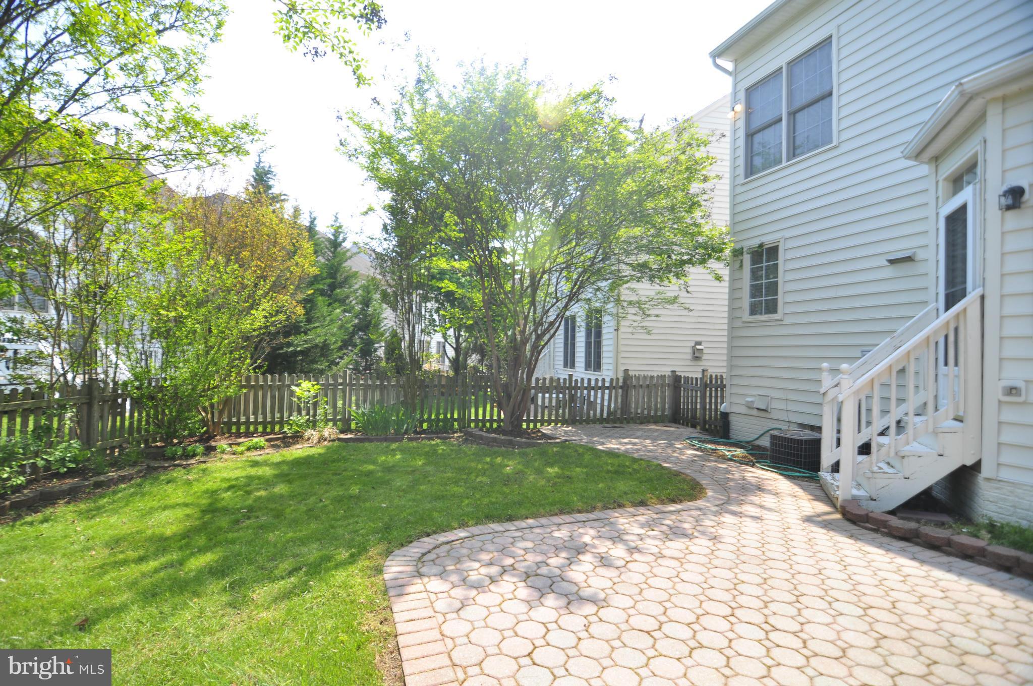 LORTON TOWN CNTR LANDBAY - Residential