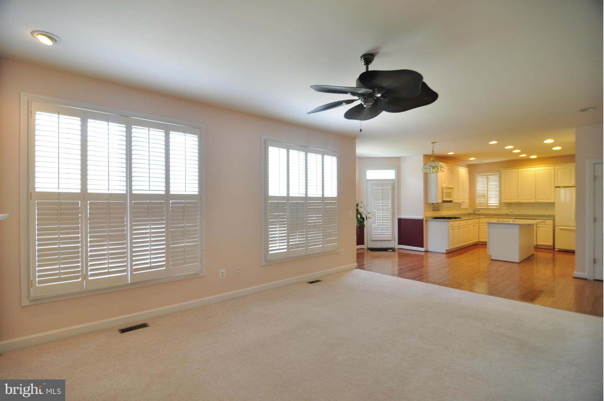 LORTON TOWN CNTR LANDBAY - Residential