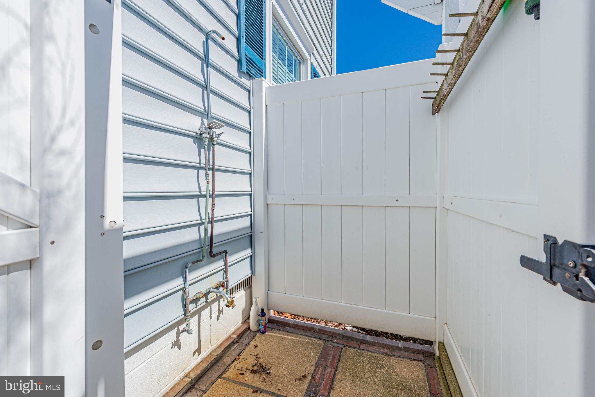 CAINE KEYS II EXT - Residential