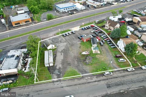 7002-7004 BRISTOL PIKE LEVITTOWN PA 19057