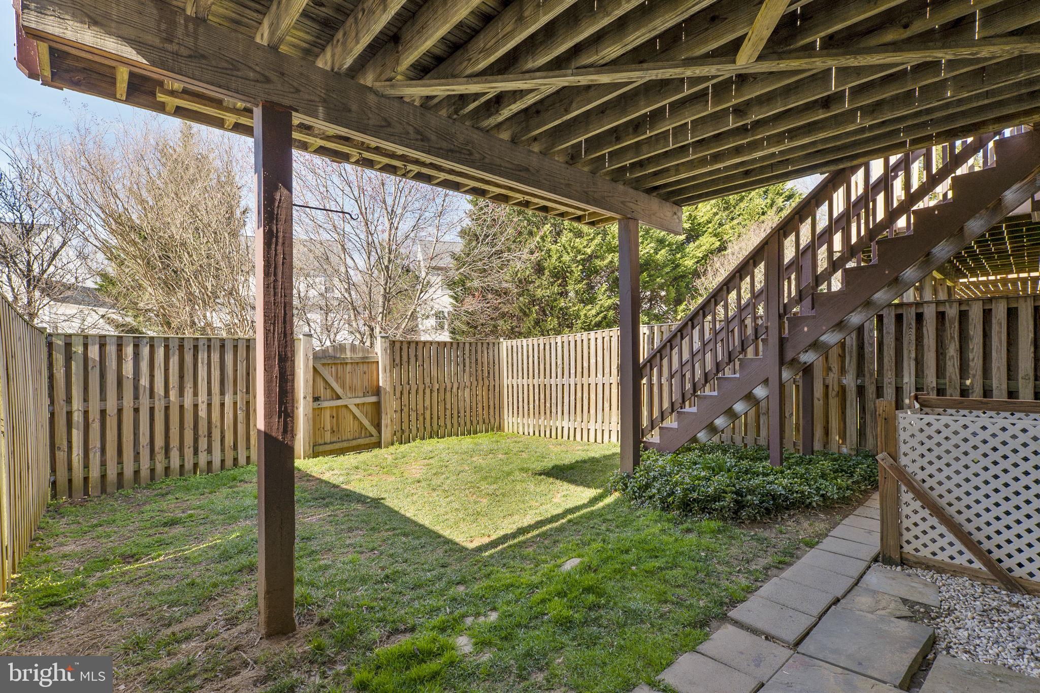 MANOR OAKS - Residential