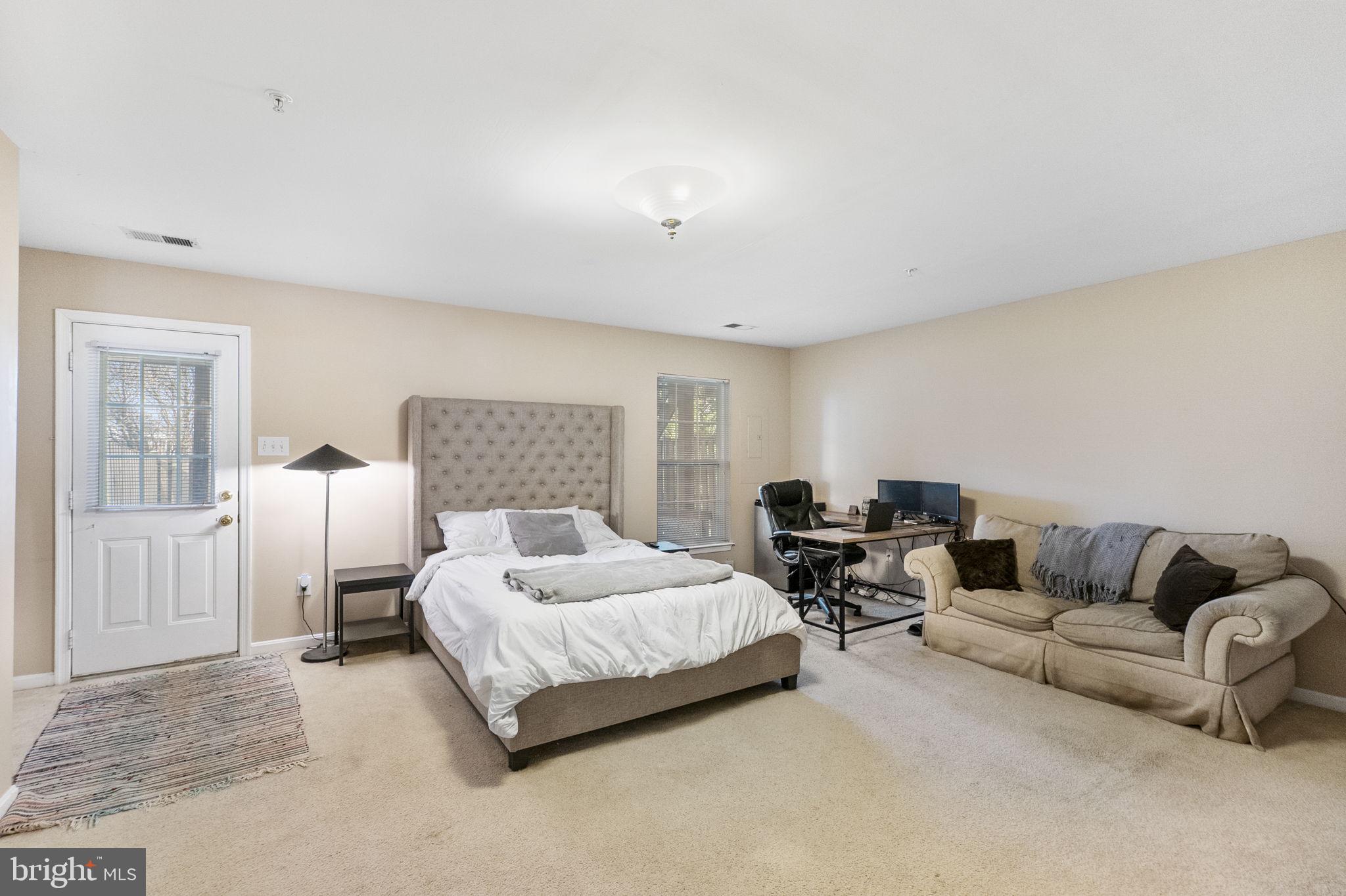 MANOR OAKS - Residential