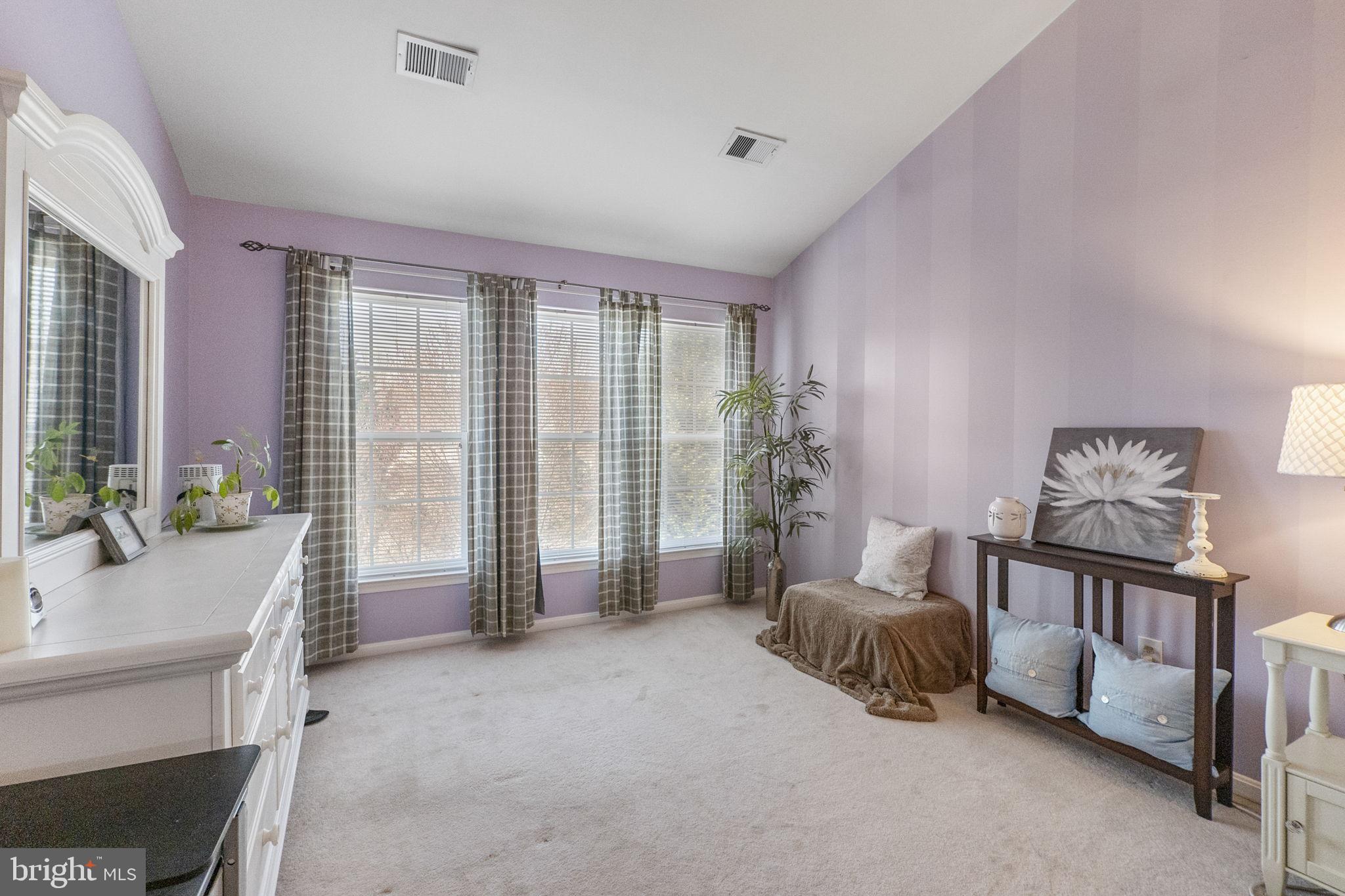 MANOR OAKS - Residential