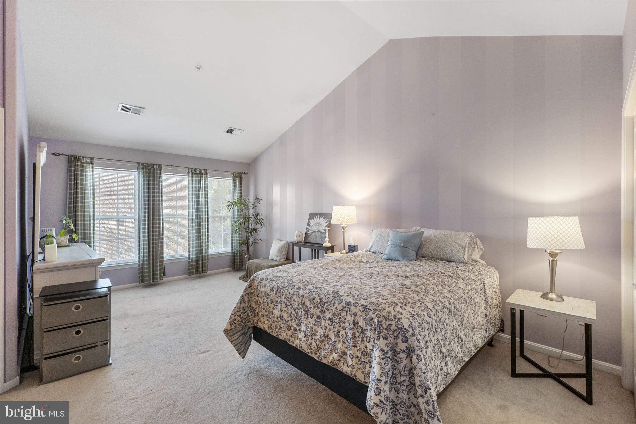 MANOR OAKS - Residential