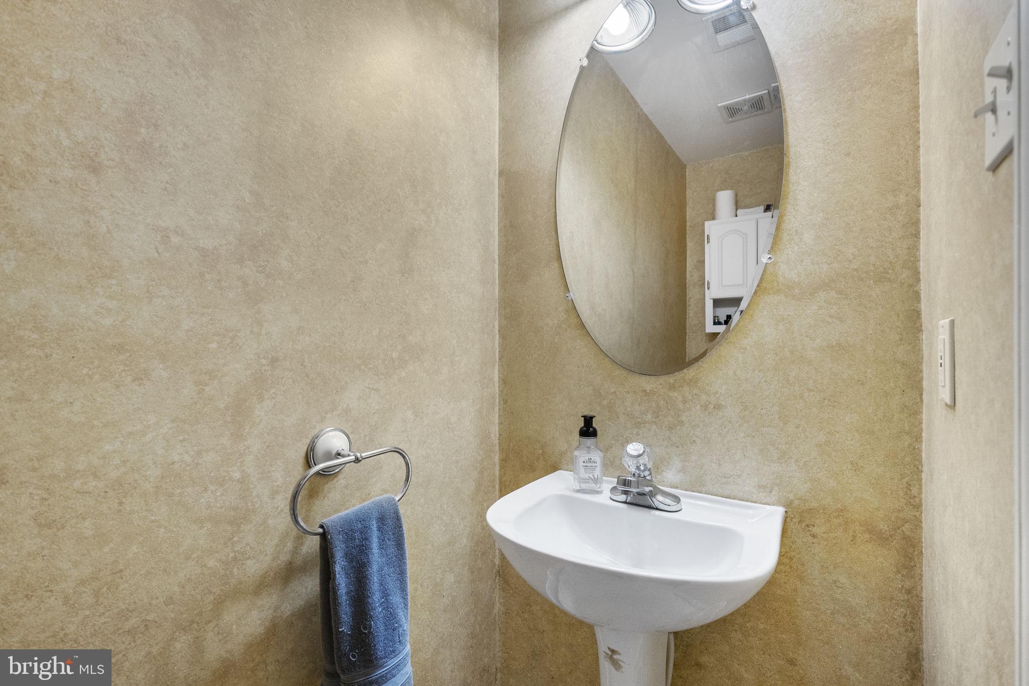 MANOR OAKS - Residential