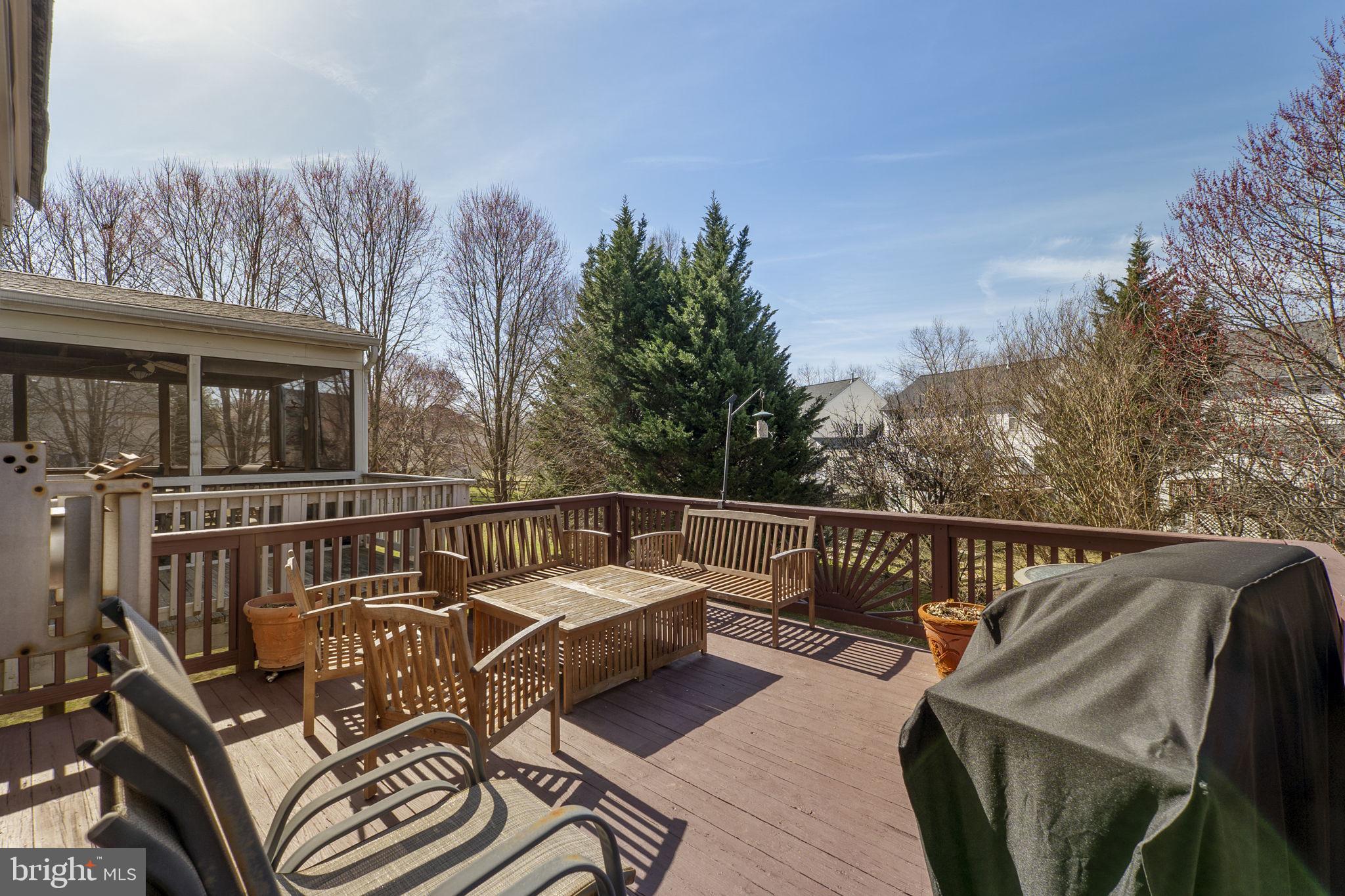 MANOR OAKS - Residential