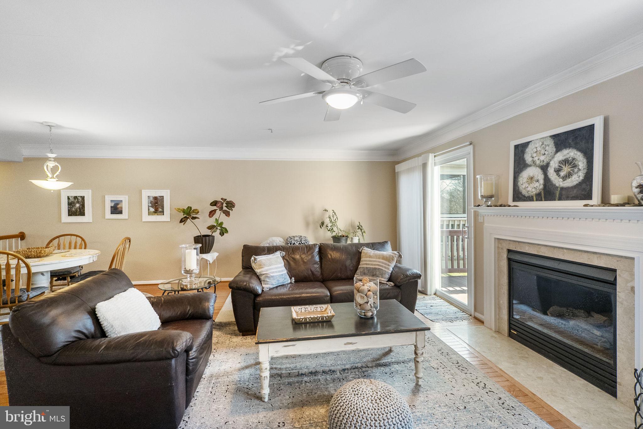 MANOR OAKS - Residential