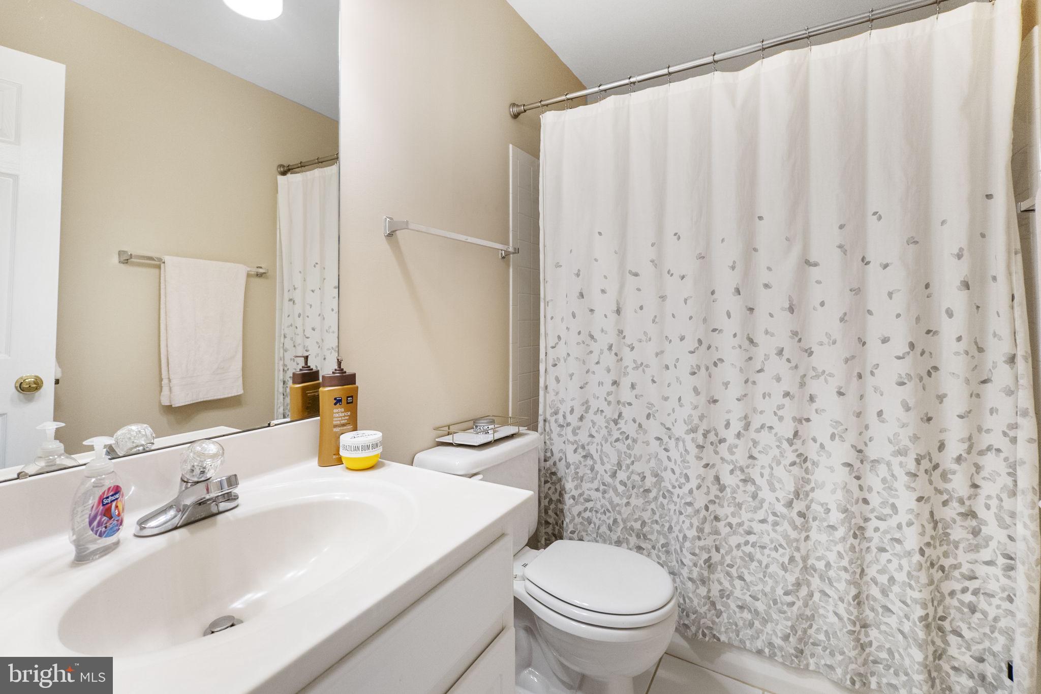 MANOR OAKS - Residential