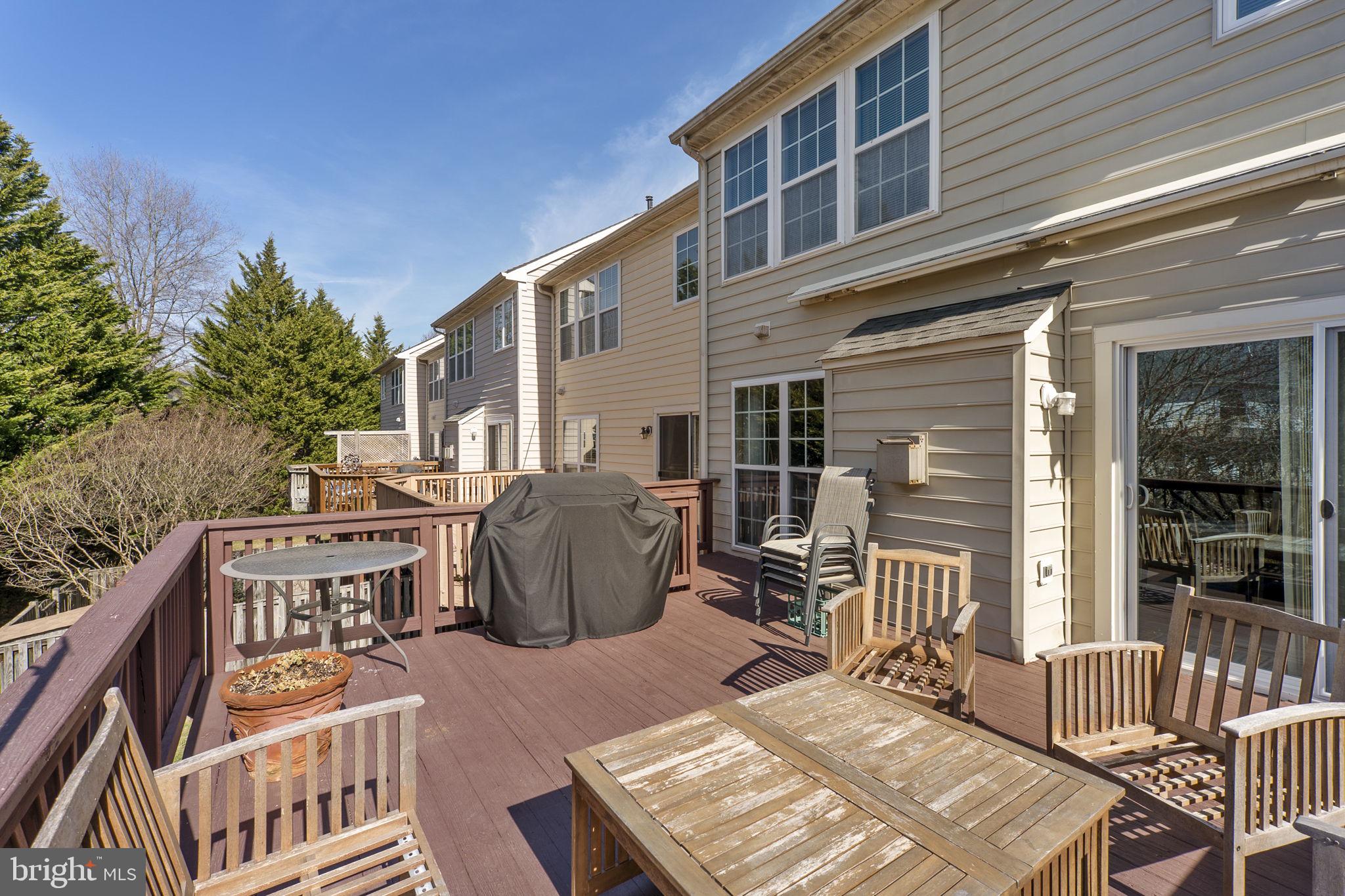 MANOR OAKS - Residential